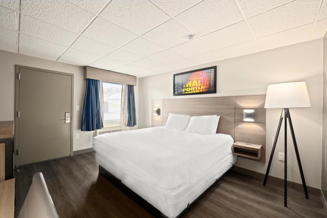 The Elmwood Motel Waterville Bagian luar foto